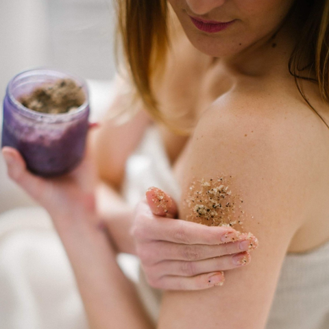 Exfoliante de oliva con aroma de café y menta