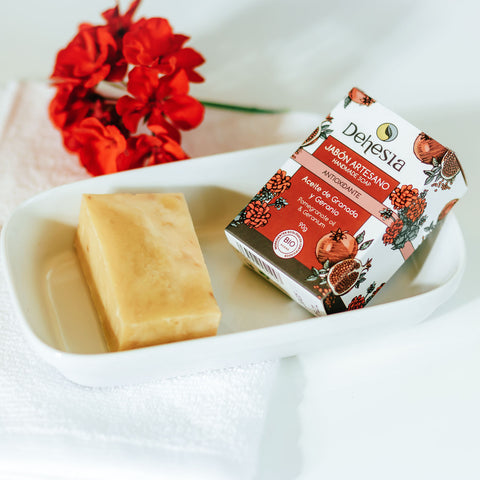 Jabón sólido antioxidante de granada y geranio